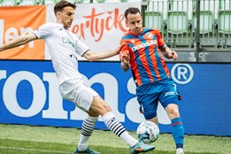 Špatná zpráva pro Plzeň. Sýkora má vážně poraněné koleno, je po operaci
